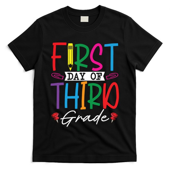 Retro First Day Of Third Grade Team Students Back To School T-Shirt