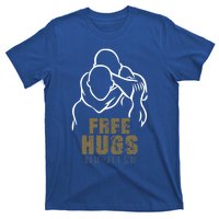 Retro Free Hugs Wrestling Judo Jiu Jitsu Funny Free Dad Hugs Funny Gift T-Shirt