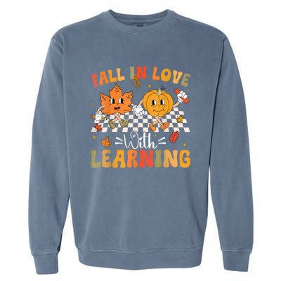 Retro Fall In Love With Learning Autumn Pumpkin Teacher Garment-Dyed Sweatshirt