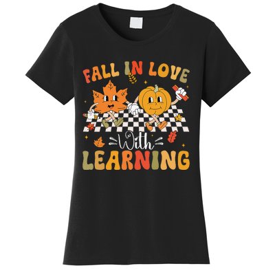 Retro Fall In Love With Learning Autumn Pumpkin Teacher Gift Women's T-Shirt