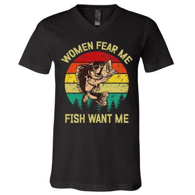 Retro Funny Vintage Fish Bass Want Me Women Fear Me Fishing V-Neck T-Shirt