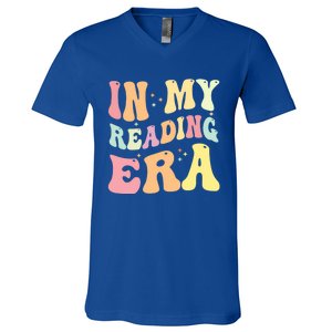 Retro Groovy In My Reading Era Book Lovers Book Reader Gift V-Neck T-Shirt