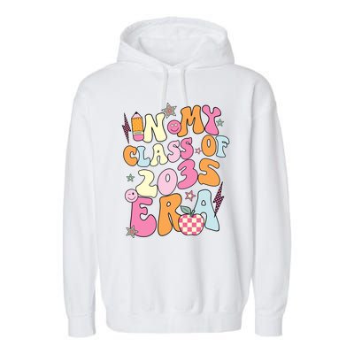 Retro Groovy In My Class Of 2035 Era Class Of 2035 Graduate Cool Gift Garment-Dyed Fleece Hoodie