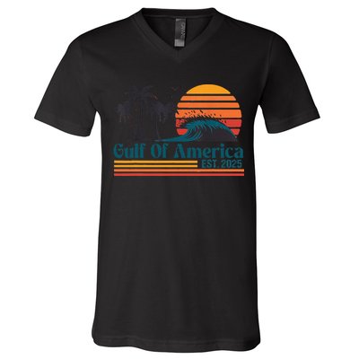 Retro Gulf Of Usa America Est 2025 American Flag V-Neck T-Shirt