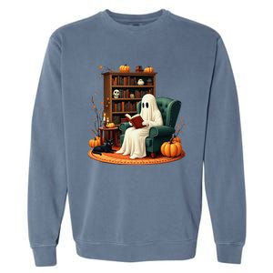 Retro Ghost Reading Books Halloween Teacher 2024 Garment-Dyed Sweatshirt