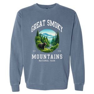 Retro Great Smoky Mountains National Park Women Hiking Garment-Dyed Sweatshirt