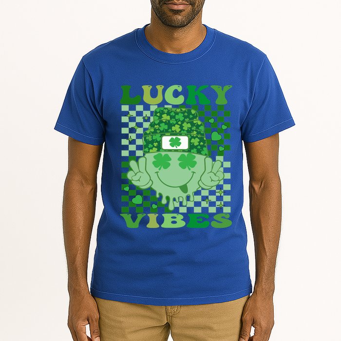 Retro Groovy St Patricks Day Lucky Vibes Hippie Smile Face Gift Tall T-Shirt