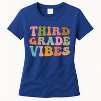 Retro Groovy Third Grade Vibes 3Rd Grade First Day Of School Gift Womens T-Shirt