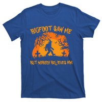 Retro Halloween Bigfoot Saw Me But Nobody Believes Him Gift T-Shirt