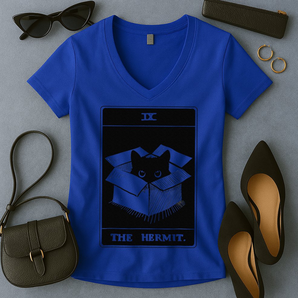 Retro Halloween Black Cat The Hermit Tarot Card Witchcraft Women's V-Neck T-Shirt