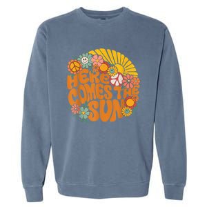 Retro Here Comes The Sun Floral Summer Family Vacation Happy Garment-Dyed Sweatshirt