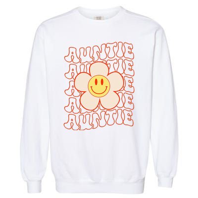 Retro Happy Face Aunt Auntie Groovy Daisy Flower Smile Face Garment-Dyed Sweatshirt