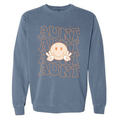 Retro Happy Face Aunt Groovy Smile Face Funny Auntie Garment-Dyed Sweatshirt