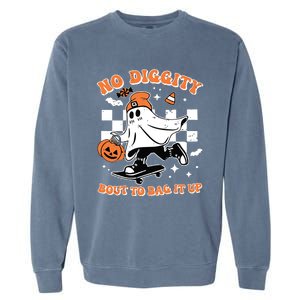 Retro Halloween Ghost No Diggity Bout To Bag It Up Garment-Dyed Sweatshirt