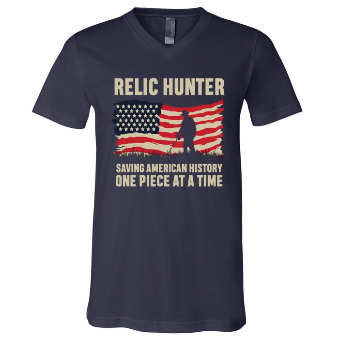 Relic Hunter Metal Detector Treasure Hunting US Flag V-Neck T-Shirt