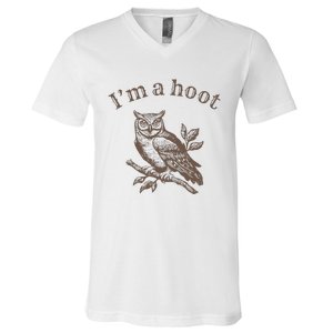 Retro IM A Hoot Owl Bird Pun Sarcastic Jokes Women V-Neck T-Shirt