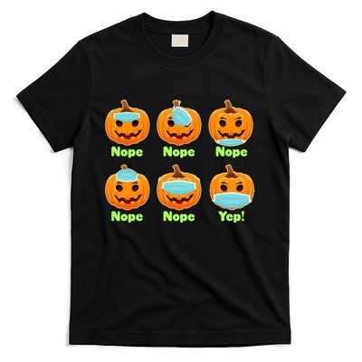 Right And Wrong Way To Wear Masks Pumpkins T-Shirt