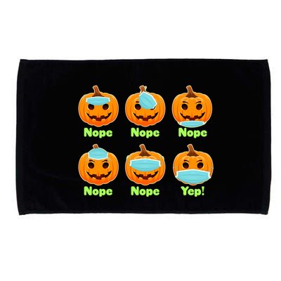 Right And Wrong Way To Wear Masks Pumpkins Microfiber Hand Towel