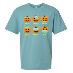 Right And Wrong Way To Wear Masks Pumpkins Sueded Cloud Jersey T-Shirt