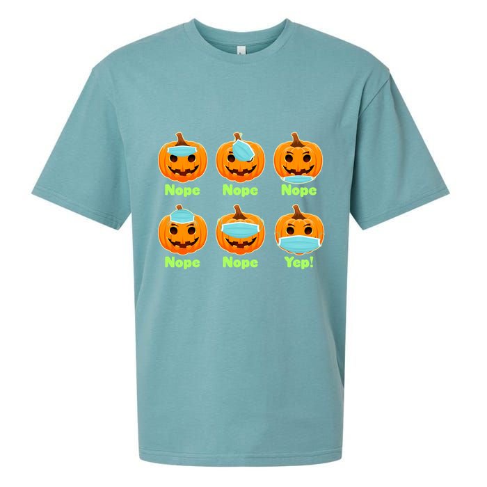 Right And Wrong Way To Wear Masks Pumpkins Sueded Cloud Jersey T-Shirt