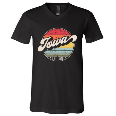 Retro Iowa Home State IA Cool 70s Style Sunset V-Neck T-Shirt