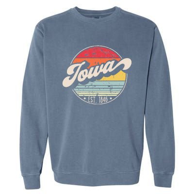 Retro Iowa Home State IA Cool 70s Style Sunset Garment-Dyed Sweatshirt