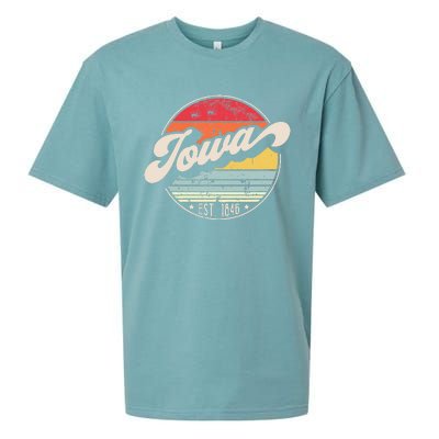 Retro Iowa Home State IA Cool 70s Style Sunset Sueded Cloud Jersey T-Shirt