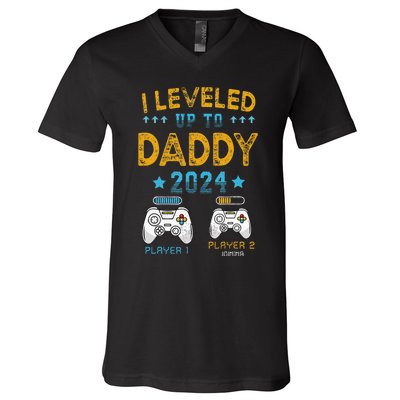 Retro I Leveled Up To Daddy 2024 First Time Dad V-Neck T-Shirt