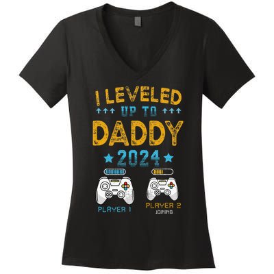 Retro I Leveled Up To Daddy 2024 First Time Dad Women's V-Neck T-Shirt