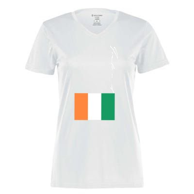 Retro Ireland Signature Flag Pole Meaningful Gift Women's Momentum V-Neck T-Shirt