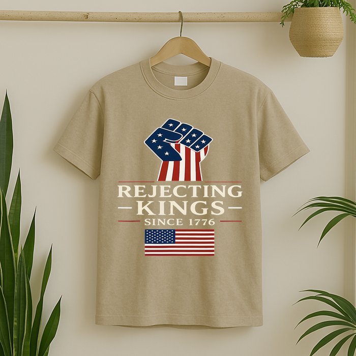 Rejecting Kings Since 1776 Hand Grip Design T-Shirt