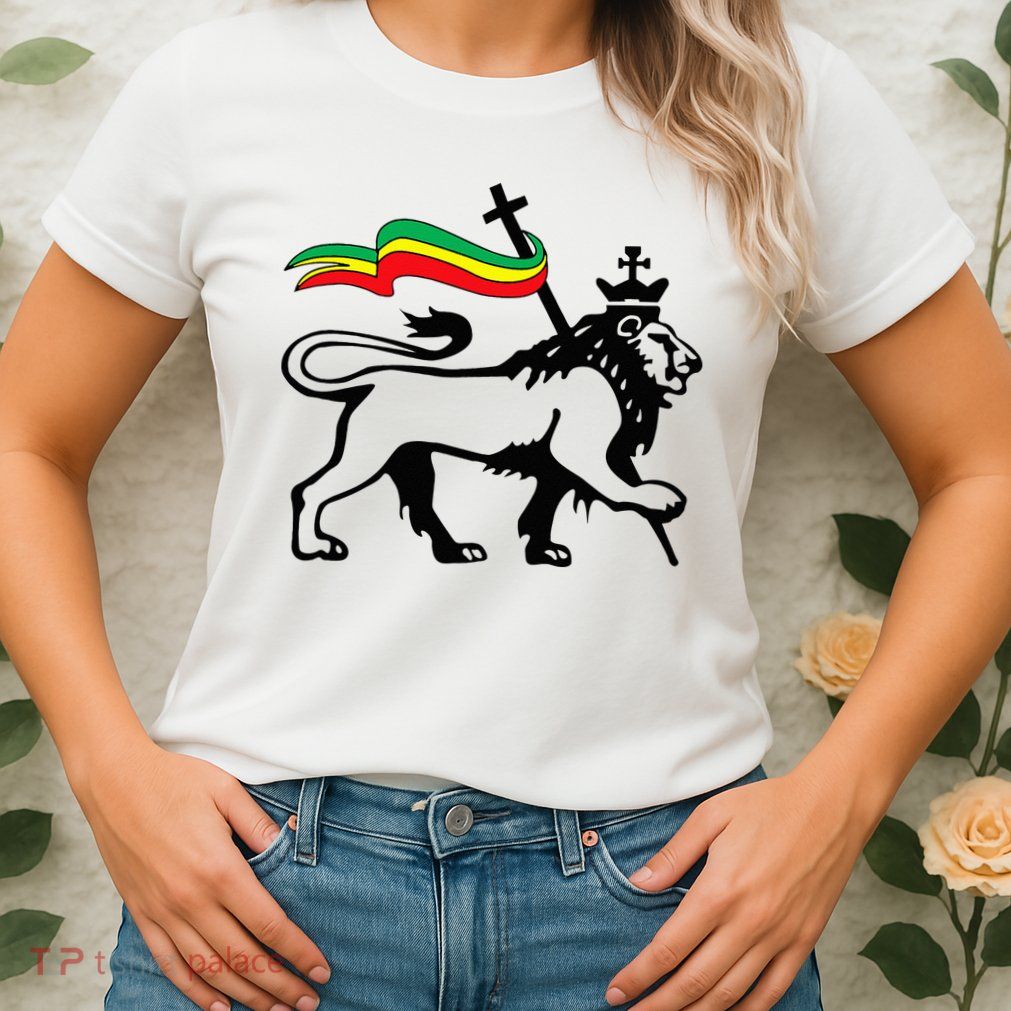 Rasta Lion Of Judah Rastafarian Reggae Lion And Christian Womens T-Shirt
