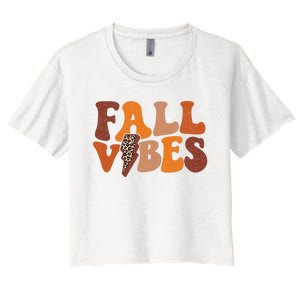 Retro Leopard Print Fall Season Vibes Women's Crop Top Tee