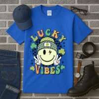 Retro Lucky Vibes St PatrickS Day Happy Face Shamrock Cute Gift Tall T-Shirt