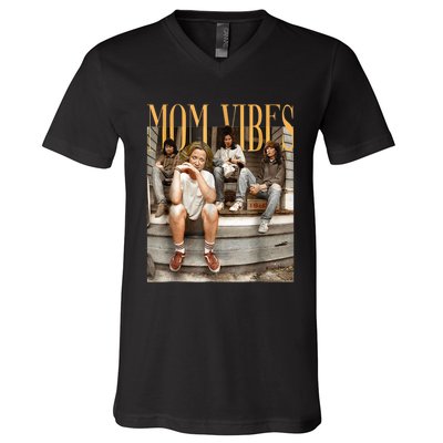 Retro Mom 90’S Vibes Vintage MotherS Day Mom Thug Life V-Neck T-Shirt