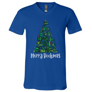 Retro Merry Bookmas Book Tree Christmas Holiday Book Lovers Gift V-Neck T-Shirt