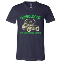 Retro Mowologist ItS Just How I Roll Lawn Mower Lawnmower V-Neck T-Shirt