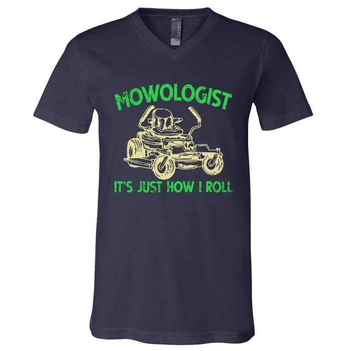 Retro Mowologist ItS Just How I Roll Lawn Mower Lawnmower V-Neck T-Shirt