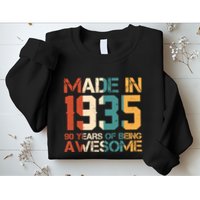 Retro Made In 1935 90 Years Of Being Awesome Birthday Sweatshirt