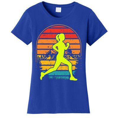 Retro Marathon Mom Clothing Gift Vintage Running Marathon Mom Gift Women's T-Shirt