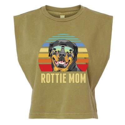 Rottie Mom Rottweiler Dog Vintage Retro Sunset Beach Vibe Garment-Dyed Women's Muscle Tee