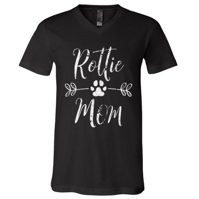 Rottie Mom Rottweiler Lover Owner Funny Dog Mom V-Neck T-Shirt