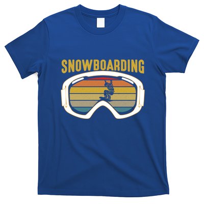 Retro Mountain Vibes: Vintage Snowboarding Meaningful Gift T-Shirt