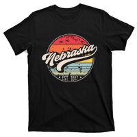 Retro Nebraska Home State Ne Cool 70s Style Sunset T-Shirt