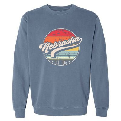 Retro Nebraska Home State Ne Cool 70s Style Sunset Garment-Dyed Sweatshirt