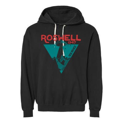 Roswell New Mexico 1947 Ufo Beam Flying Saucer Abduction Garment-Dyed Fleece Hoodie