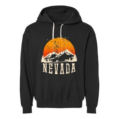 Retro Nevada Mountains Graphic Image Souvenir Us State Pride Garment-Dyed Fleece Hoodie