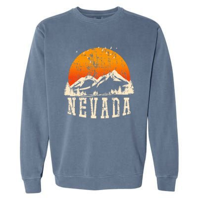 Retro Nevada Mountains Graphic Image Souvenir Us State Pride Garment-Dyed Sweatshirt