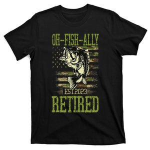 Retirement Ofishally Retired Camouflage Fishing Lovers Men T-Shirt