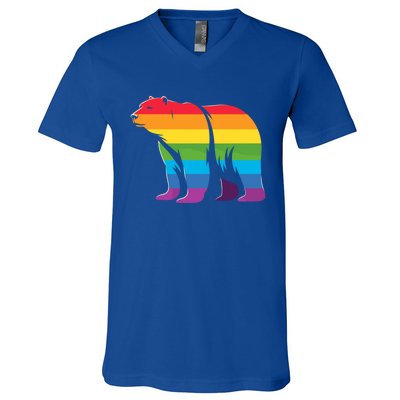 Retro Polar Bear Rainbow Lgbt Pride Lesbian Lgbt Funny Gift V-Neck T-Shirt